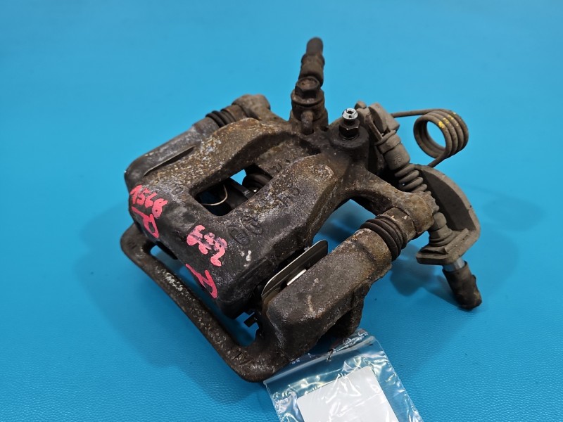 Zacisk tył prawy HYUNDAI i20 II 14-20 HB 1.2 16V