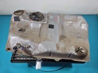 Zbiornik paliwa bak Toyota Avensis I T22 1.6 vvti