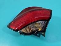 Lampa tył lewa Producent części: FIAT, W BŁOTNIK / KOMBI - HATCHBACK / Z LISTWĄ ŻARÓWKOWĄ Fiat Tipo II 15- HB
