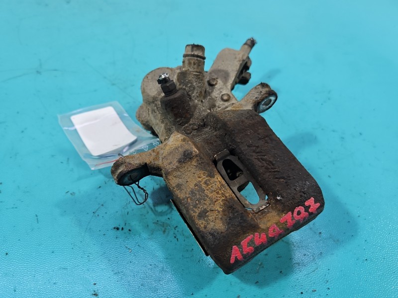 Zacisk tył prawy Suzuki Sx4 I 06- 1.6 16v HB