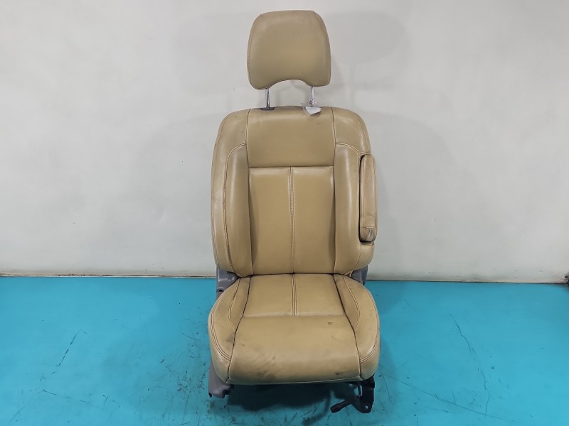 Fotel prawy przód pasażera Subaru Forester II SG 5d EUROPA