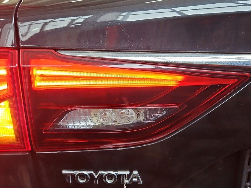 Lampa tył lewa Toyota Avensis III T27 kombi Lampa tył lewa Toyota Avensis III T27 kombi