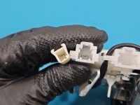 Zamek klapy tył Honda Jazz III HB Producent części: Honda, Europejska, 2+2pin. Brak nr.