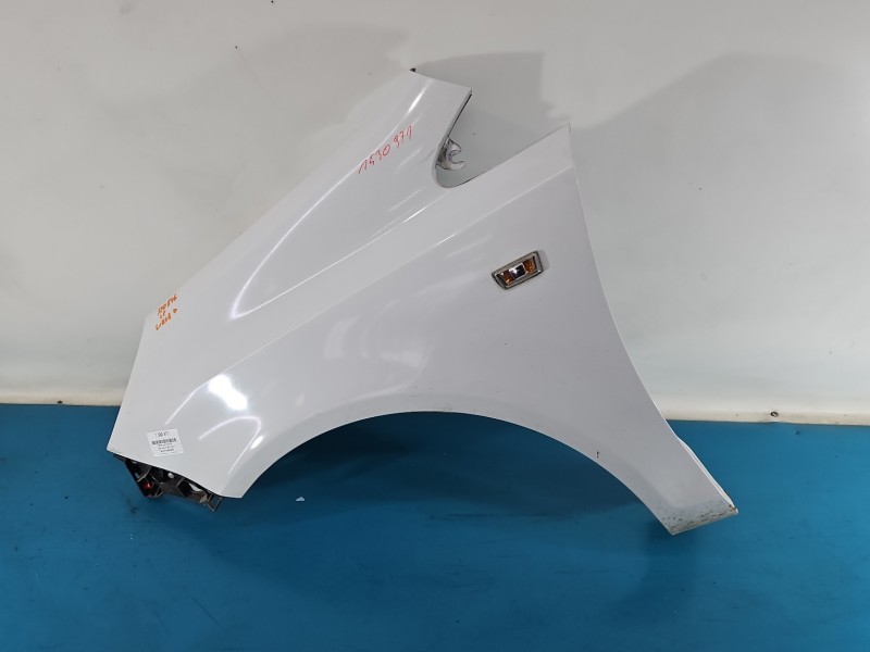 Błotnik przód lewy Opel Corsa D