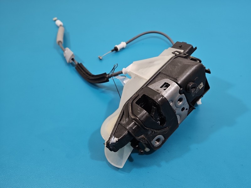 Zamek przód lewy 305596 Peugeot 2008 II EUROPA Peugeot, 6 PIN