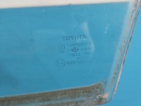 Szyba drzwi przód prawa Toyota Corolla E11 HB