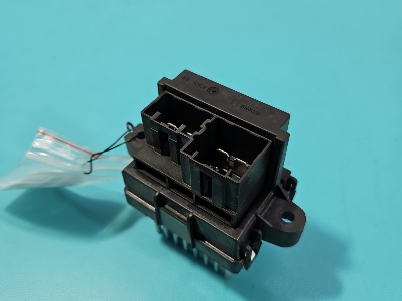 Opornik rezystor Opel Astra V K 84178783, F011500138