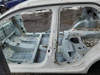 Próg lewy SŁUPEK ŚRODKOWY B Toyota Aygo II 14-22 HB 5d biały 068