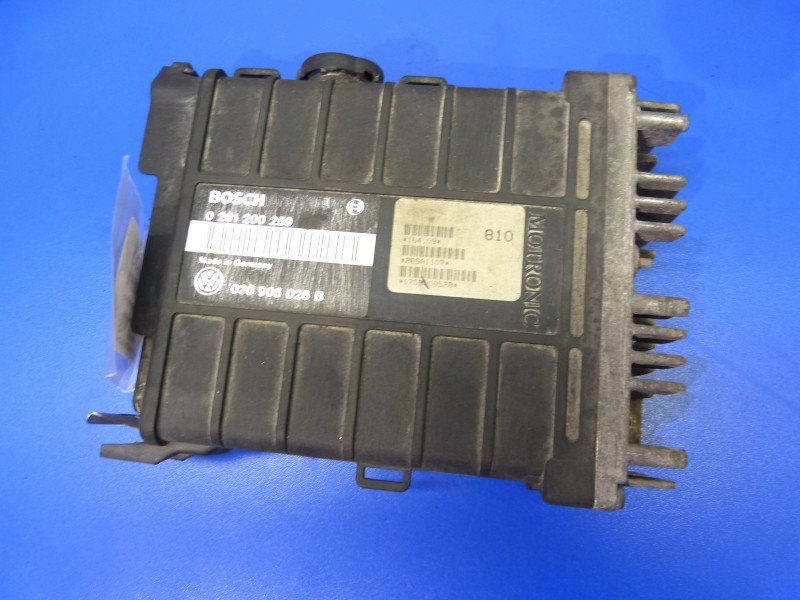 Komputer Sterownik silnika Vw Polo III 6N 1.3 8V wtr.1pkt Komputer Sterownik silnika Vw Polo III 6N 1.3 8V wtr.1pkt