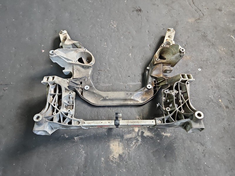 WÓZEK KOŁYSKA TRAWERS Sanki Belka silnika Bmw f10 f11 2.0 T WÓZEK KOŁYSKA TRAWERS Sanki Belka silnika Bmw f10 f11 2.0 T