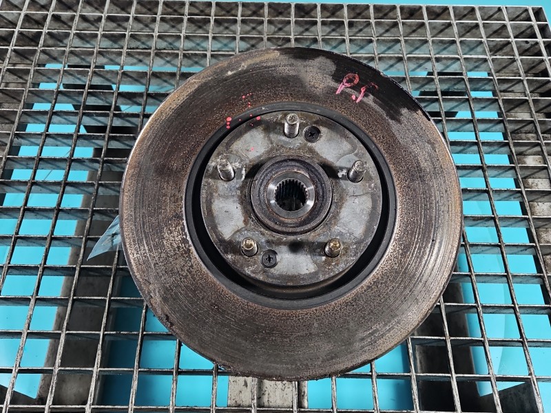 Zwrotnica prawa piasta przód 1.6 crdi Kia Ceed II 12-18