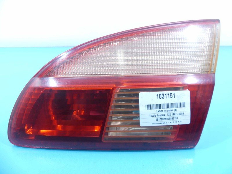 Lampa tył prawa Toyota Avensis T22 kombi