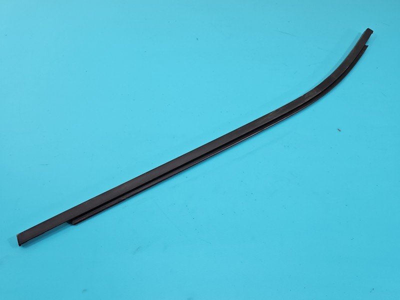 Listwa drzwi tył lewa Dacia Sandero III 20-