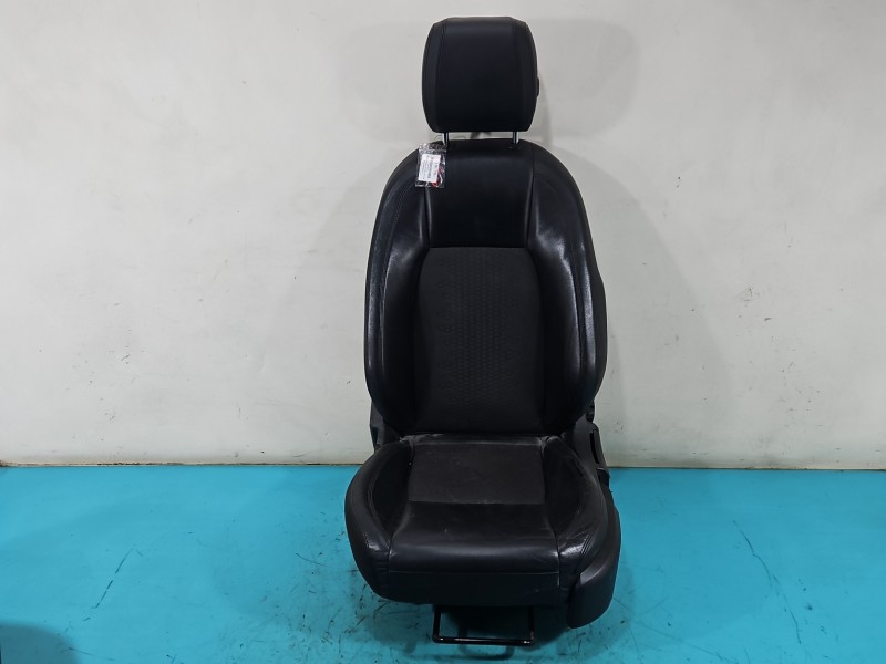 Fotel lewy przód kierowcy Land rover Discovery Sport 14- L550 EU 5d Europejska, Pęknięcia, wytarty