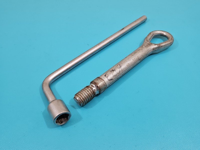 Ucho holownicze hak Mercedes E C207 A207 Ucho holownicze hak Mercedes E C207 A207