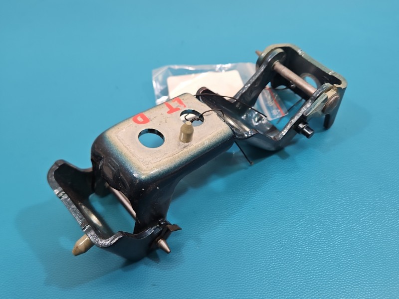 Zawias drzwi tył lewy Citroen C5 Aircross 17-25