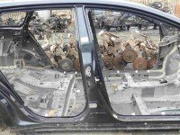 Próg prawy SŁUPEK ŚRODKOWY B Toyota Avensis III T27 kombi 5d czarny 1H2