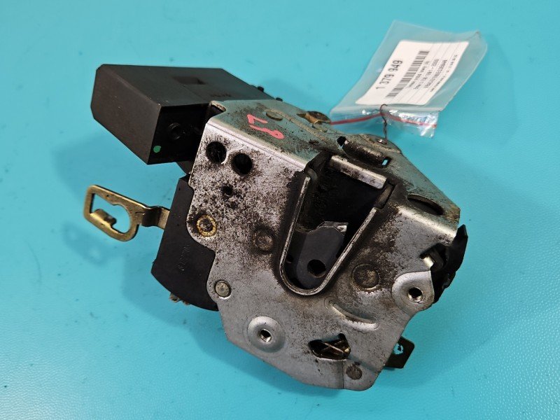 Zamek przód lewy 1387606 Bmw e36 EUROPA Producent części: BMW, 6pin