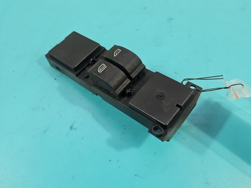 Przełącznik szyb Ford Focus Mk2 4M5T14529AA Producent części: FORD EU Przełącznik szyb Ford Focus Mk2 4M5T14529AA Producent części: FORD EU