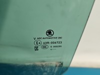 Szyba drzwi tył lewa Skoda Octavia IV kombi