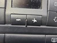 Konsola panel nawiewu Audi A4 B7 8E0820043BK