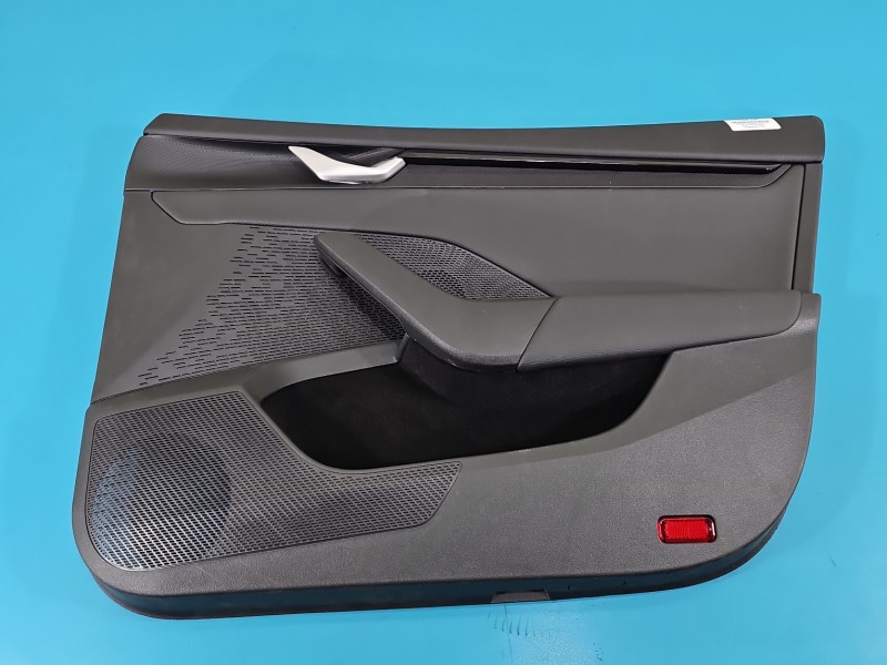 Tapicerka drzwi przód prawa boczek Skoda Octavia IV 5E4867014T