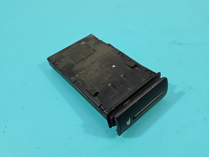 Uchwyt na napoje kubek Seat Leon I Toledo II 1M1862531C Uchwyt na napoje kubek Seat Leon I Toledo II 1M1862531C