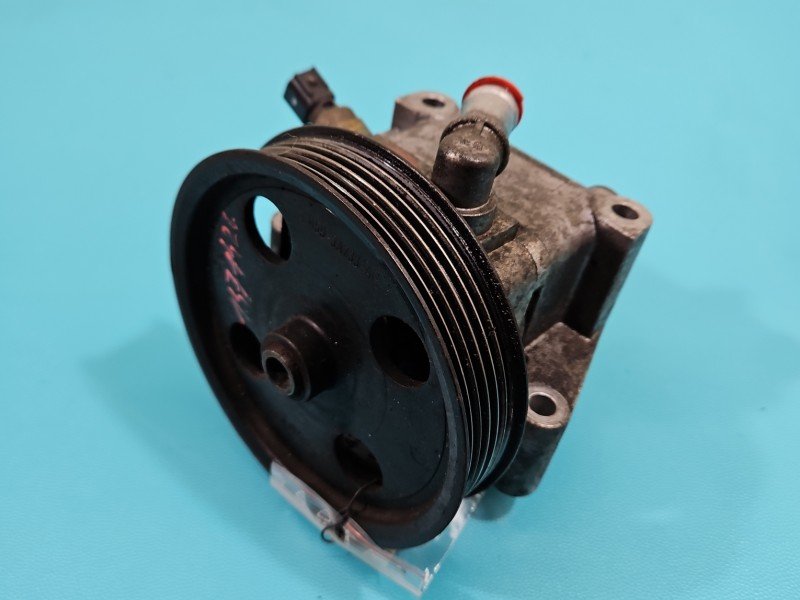 Pompa wspomagania Ford Focus C-Max I MK1 4M51-3A696-AD 1.6 16V (HXDA) Pompa wspomagania Ford Focus C-Max I MK1 4M51-3A696-AD 1.6 16V (HXDA)