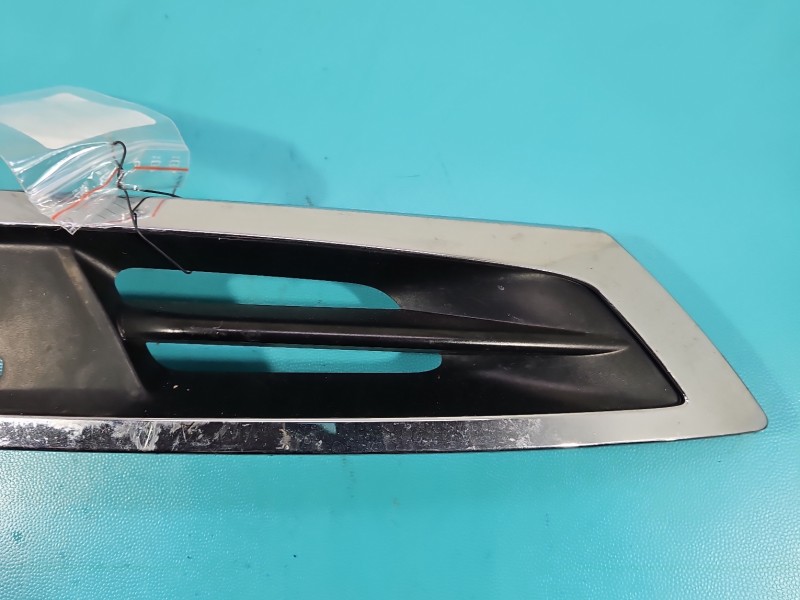 Zaślepka kratka zderzaka prawa atrapa Peugeot 5008 C04626-091ISM027