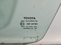 Szyba drzwi przód lewa KIEROWCY Toyota Auris I HB