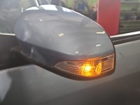 Lusterko lewe Toyota Yaris III elektryczny, Europejska, Kod lakieru: 8S7, 7 pin, rysy na szkle / 11-14 europa