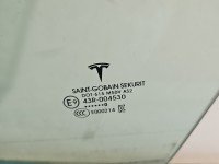 Szyba drzwi przód lewa Tesla Model 3 2017- sedan