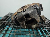 Zacisk przód prawy Volvo V60 I 10- 2.0 D4
