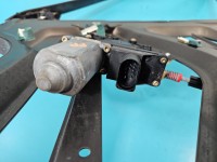 Podnośnik przód prawy Audi A3 8L Producent części: Audi, Europejska 8L4837754 5d HB