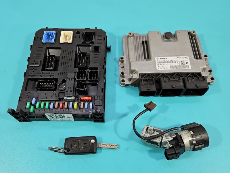 Komputer Sterownik silnika 0261S06472, 9675495080 Peugeot 5008 1.6 16V