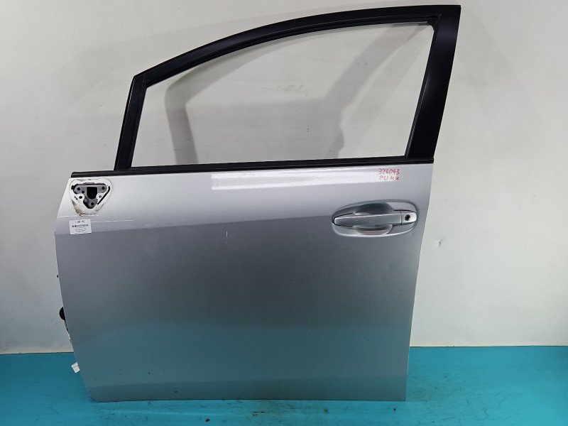 DRZWI PRZÓD LEWE KIEROWCY Toyota Verso 09- 5d srebrny 1F7