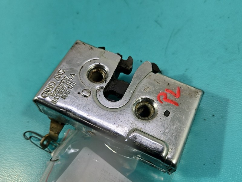 Zamek przód lewy 8A1837015A Audi 80 B4 EUROPA Producent części: Audi