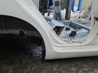 Błotnik tył prawy Toyota Aygo II 14-22 biały 068 ćwiartka