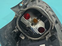 Lampa tył prawa Producent części: FIAT, pęknięte mocowanie / Z LISTWĄ ŻARÓWKOWĄ / 07-14 Fiat Bravo II HB