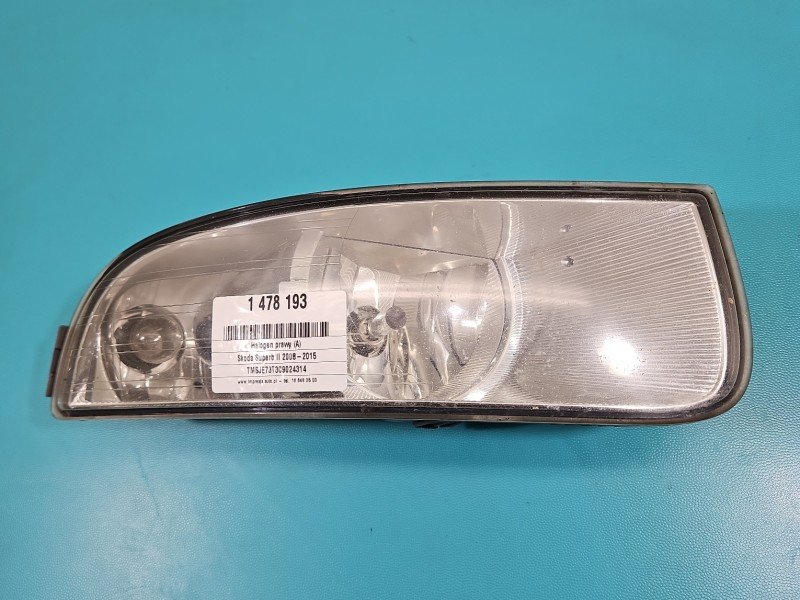 Halogen prawy Skoda Superb II
