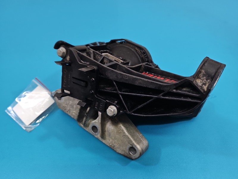 Poduszka silnika Peugeot 5008 II 17-24 1.5 hdi 9820297580