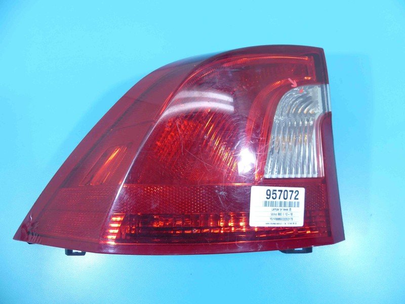 Lampa tył lewa Porysowana, pęknięcie 10-13 SEDAN VOLVO S60 II 10- sedan