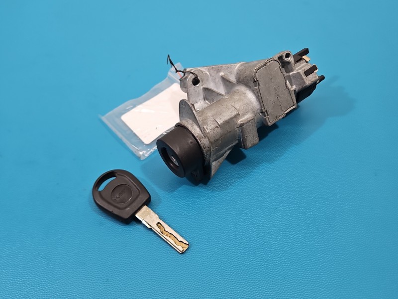 Stacyjka KLUCZYK WKŁADKA Audi A4 B5 4D0905851E