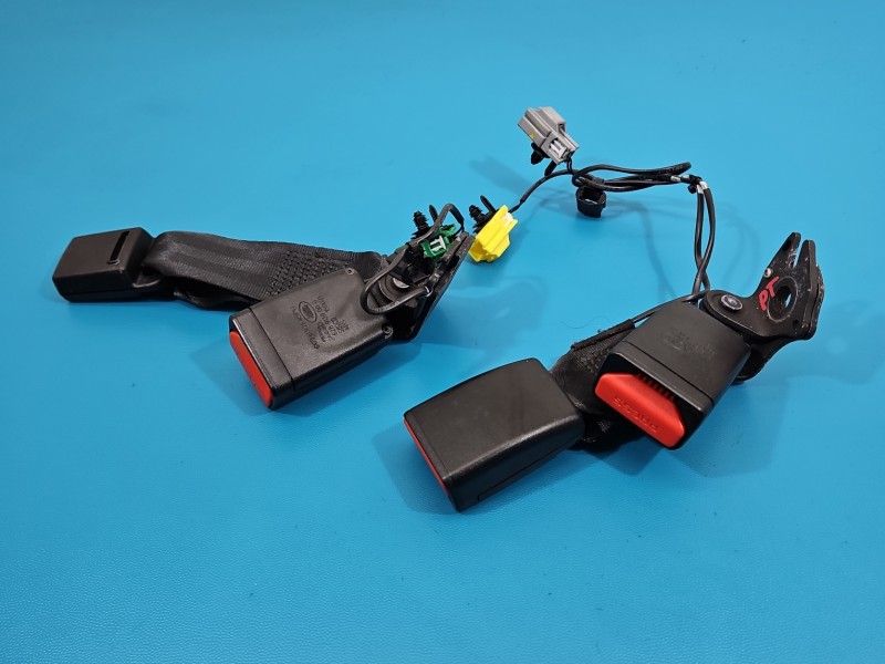 Pas bezpieczeństwa tył lewy Jaguar, Europejska, Zapinki pasów tył 2szt, GX73-613K21-AC, GX73-613K22-AC Jaguar XE X760