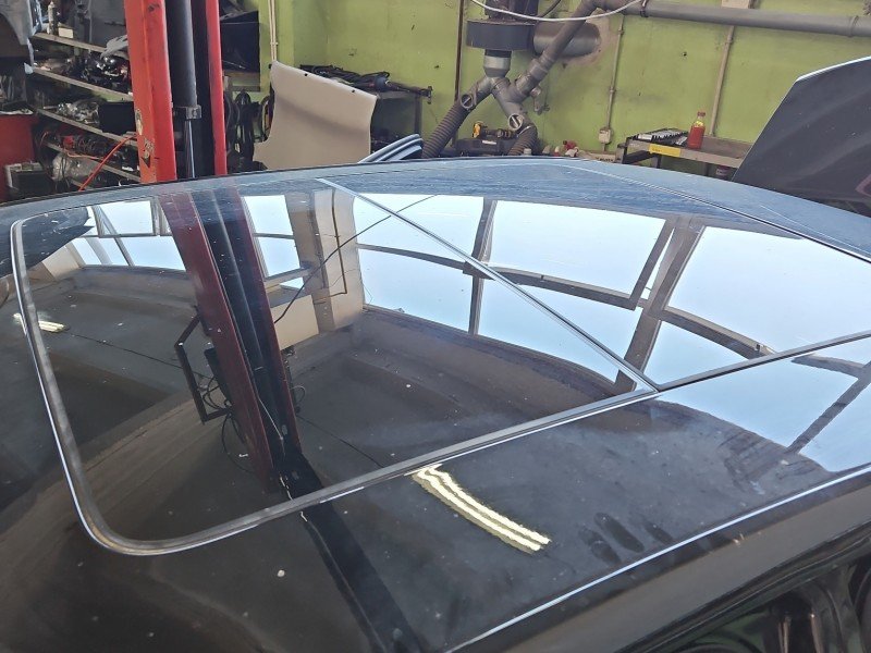 Szyberdach Lancia Thema II 11-14 3.0 CRD Szyberdach Lancia Thema II 11-14 3.0 CRD