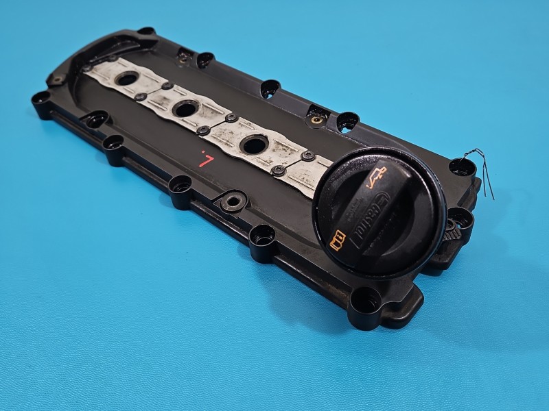 Pokrywa zaworów AUDI Q7 I 4L 4.2 TDI