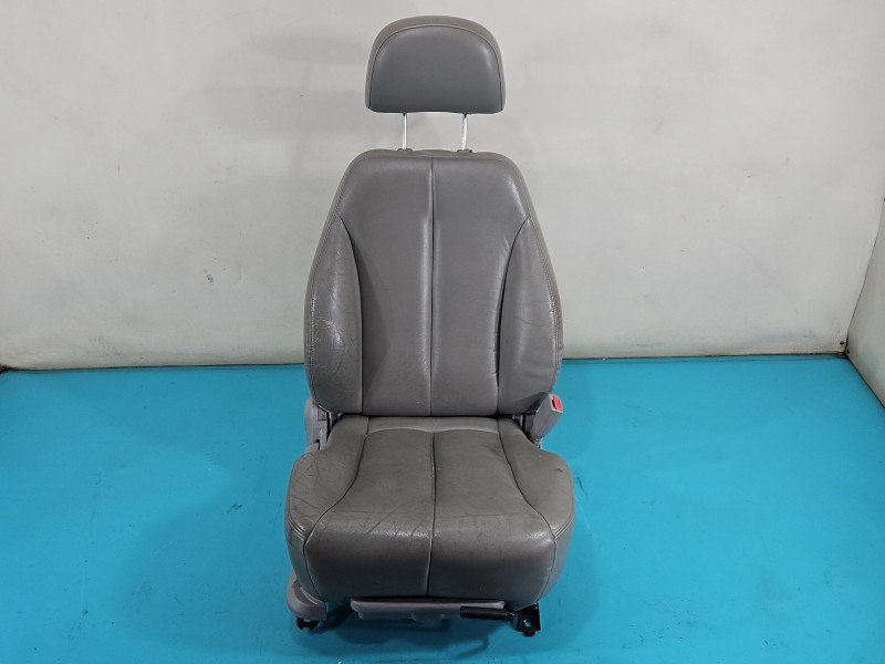 Fotel prawy przód pasażera Hyundai Terracan Fotel prawy przód pasażera Hyundai Terracan