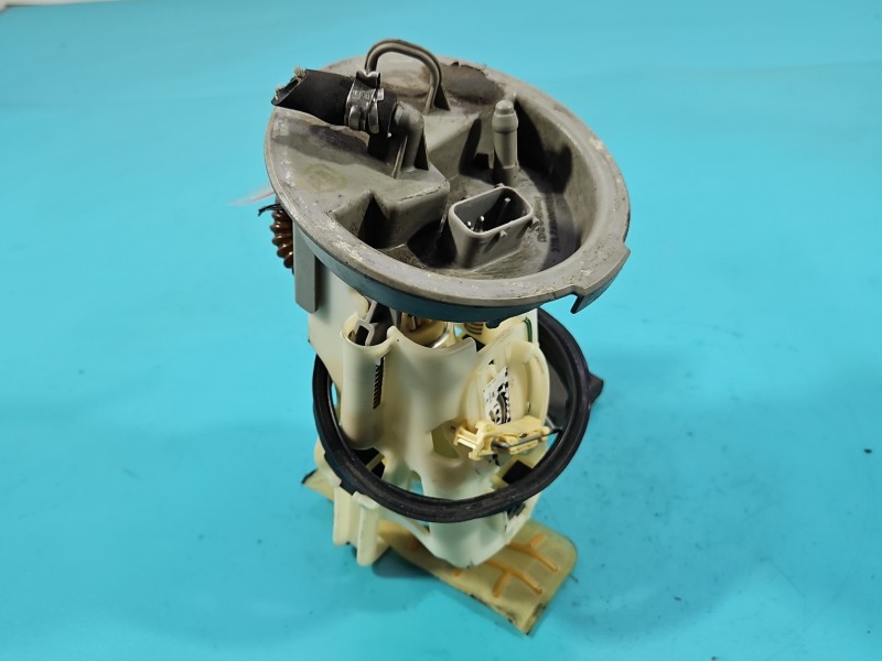 pompka Pompa paliwa Bmw e46 1.9b Producent części: BMW, 4 PIN