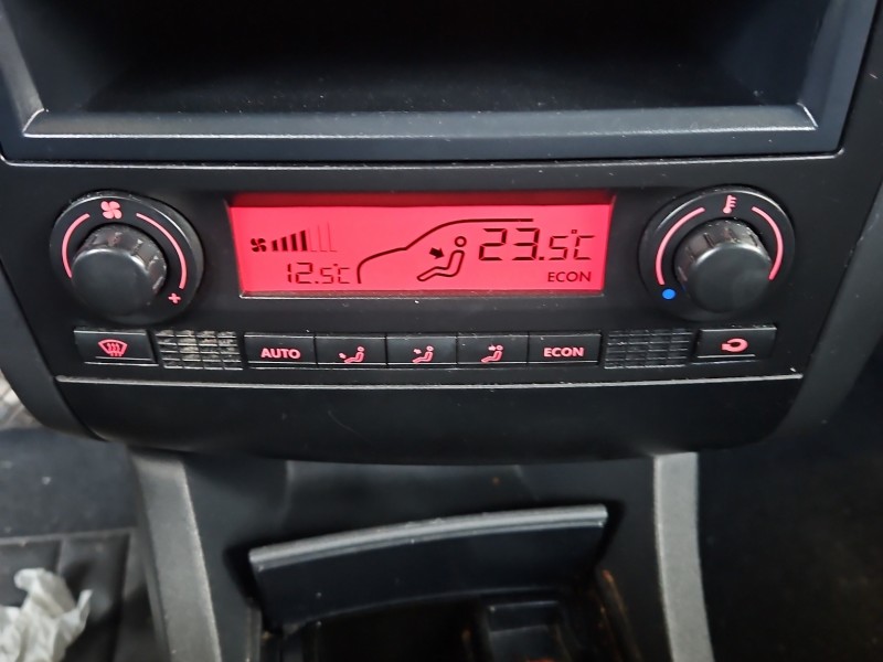 Konsola panel nawiewu Seat Ibiza III 6L 6L0820043E