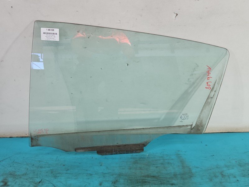Szyba drzwi tył lewa Toyota Yaris III HB